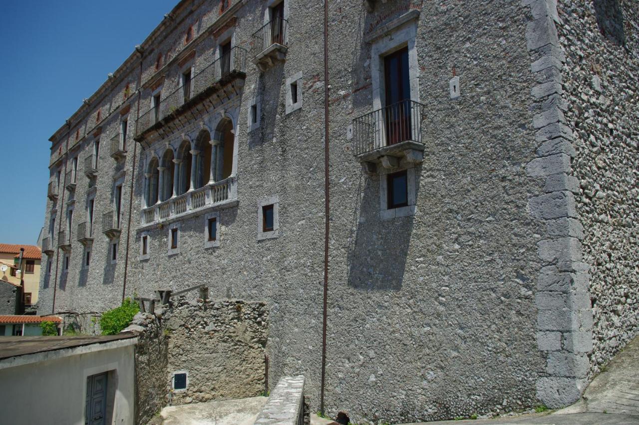 Hotel Le Due Lanterne Aieta Exterior foto