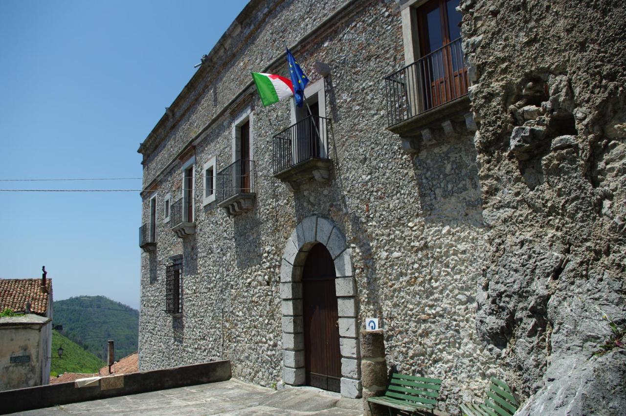 Hotel Le Due Lanterne Aieta Exterior foto