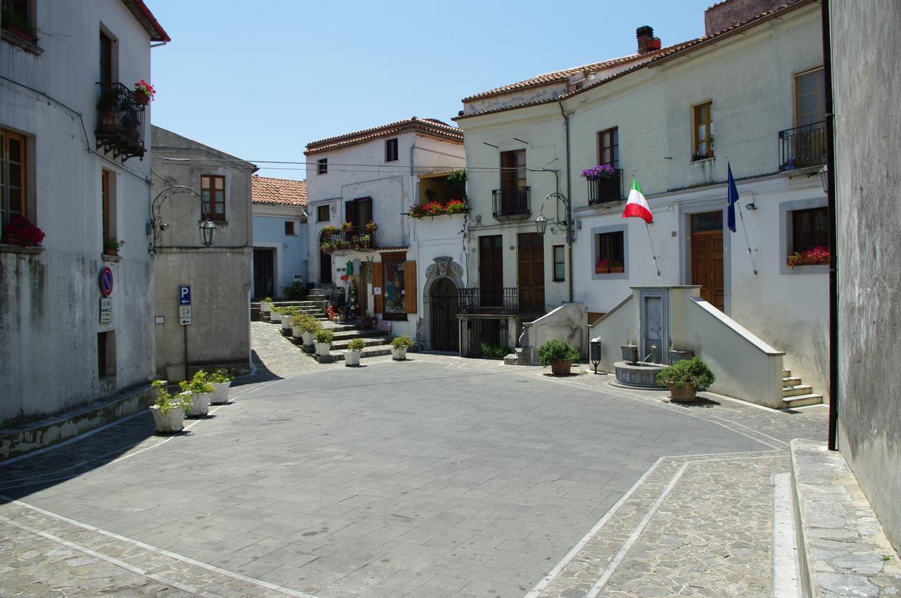 Hotel Le Due Lanterne Aieta Exterior foto