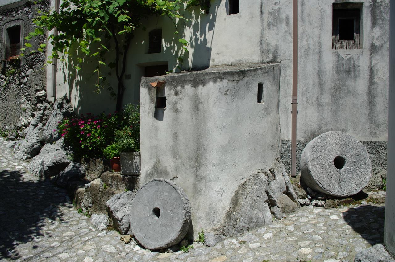 Hotel Le Due Lanterne Aieta Exterior foto